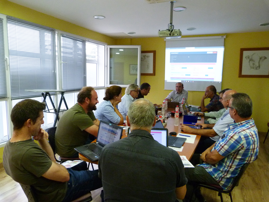 Formación práctica de CONAFEMAT en Torrelavega para ganaderos de AFCA